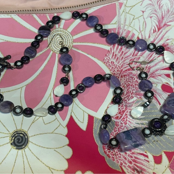 Chic Purple agate and White Beaded Necklace and earrings - Picture 2 of 6